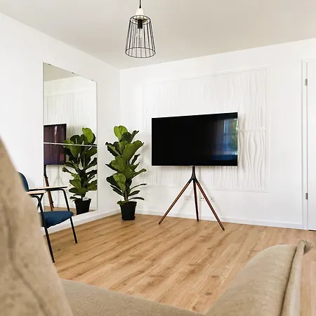 Amao-indigo I 62qm I Mit Balkon & Tiefgarage I Kingsize-boxspringbett I Aufzug