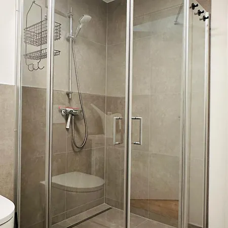 Apartament Amao Indigo - Rollstuhlgerechte - 62 Qm - Balkon & Tiefgarage - Aufzug - Naehe Messe - Bis 10 Pers 2whg Offenburg