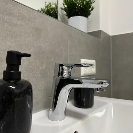 Amao Indigo - Rollstuhlgerechte - 62 Qm - Balkon & Tiefgarage - Aufzug - Naehe Messe - Bis 10 Pers 2whg