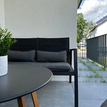 Amao-indigo I 62qm I Mit Balkon & Tiefgarage I Kingsize-boxspringbett I Aufzug Offenburg