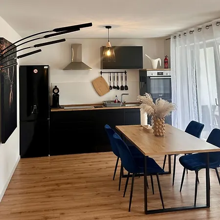 Amao-indigo - Business - Balcony - Parking Apartamento Ofemburgo